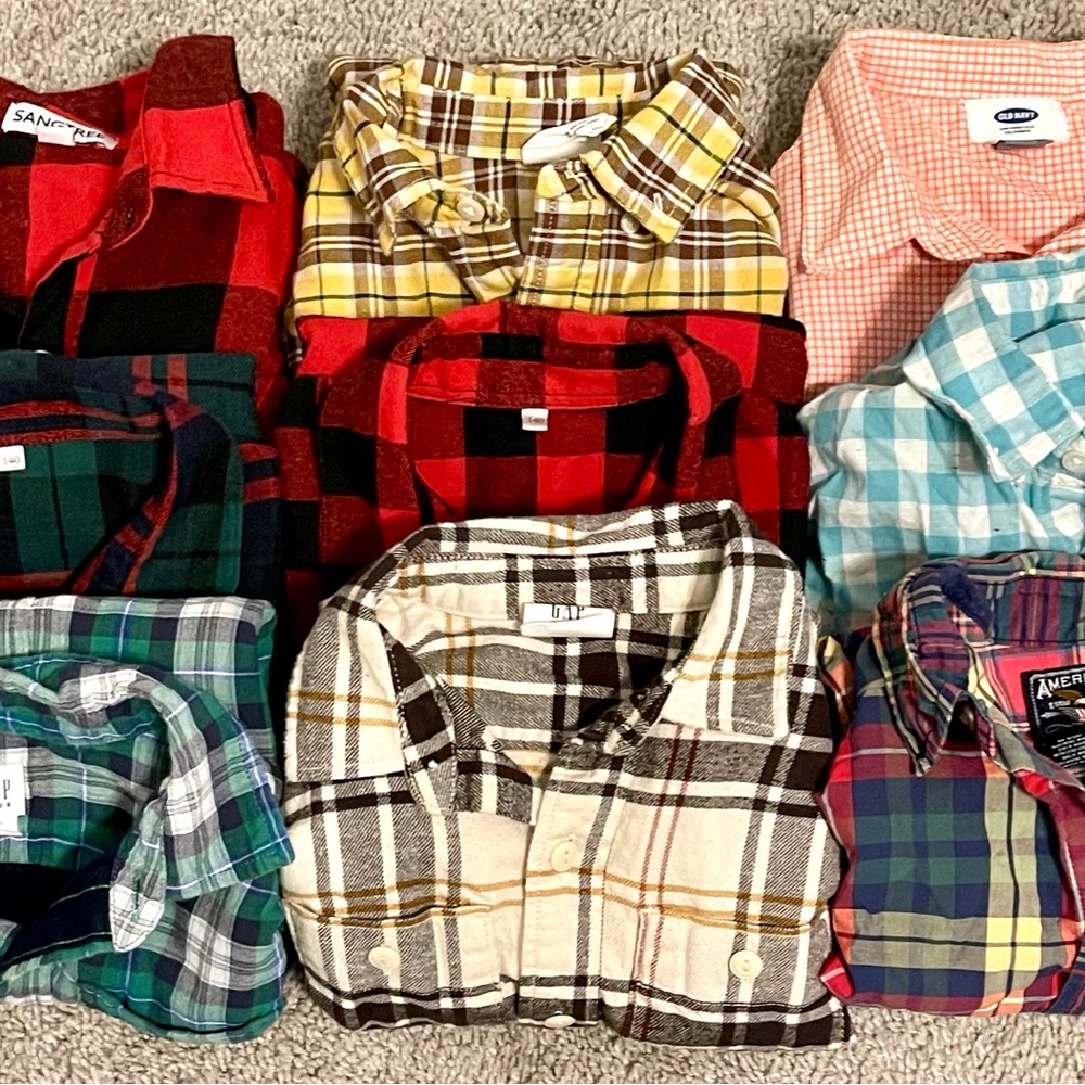 Boys size small long sleeve button down shirts BUNDLE. Like new condition.
